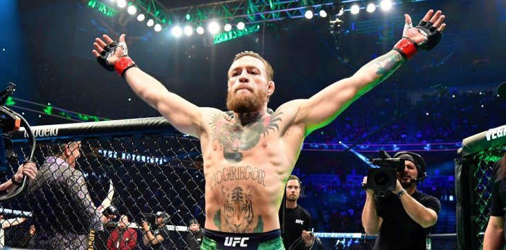 Легенда рестлинга предлагает Конору бой в WWE