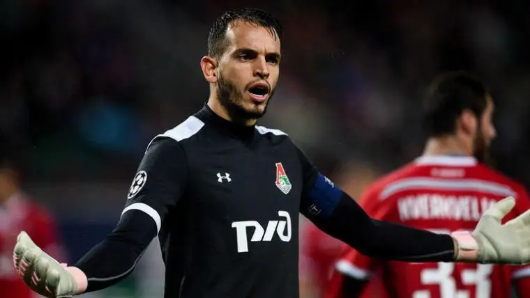 Вратарь сборной России стал жертвой мошенников