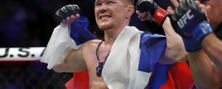 На бойцовском острове UFC выступит много россиян. Стали известны полные карды турниров