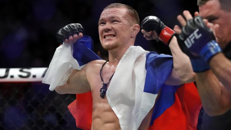 На бойцовском острове UFC выступит много россиян. Стали известны полные карды турниров