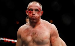 Российский топ-боец UFC подписал новый контракт с...