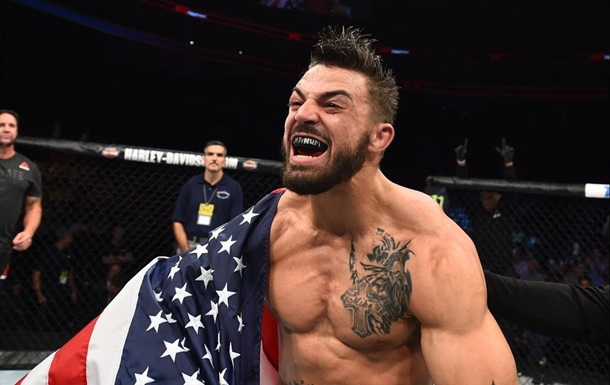 Боец UFC ударил пожилого мужчину в ресторане (видео)