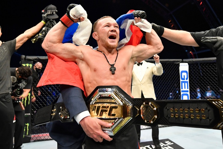Итоги UFC 251: второй российский чемпион, спорные защиты чемпионов