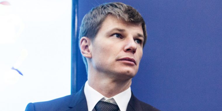 Аршавин выселяет трехлетнюю дочь из квартиры