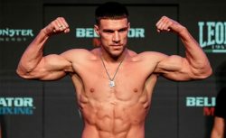 Россиянин победил топ-бойца и стал чемпионом Bellator