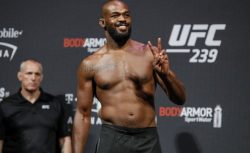 Лучший боец UFC освободил титул чемпиона