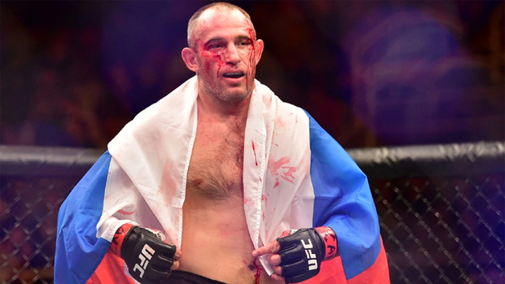 Российский тяжеловес UFC перенёс две операции за 10 дней