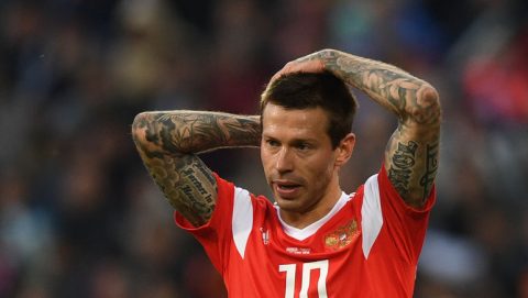 Смолов показал оскорбительный жест для сербов