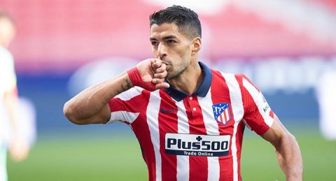 Луис Суарес вновь в тройке фаворитов на «Золотую...