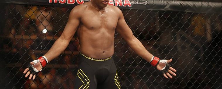 Легенда UFC неудачно завершил карьеру