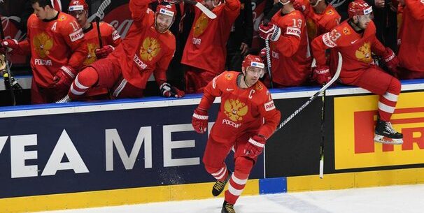 Чемпионат мира по хоккею 2021 года перенесут в Россию