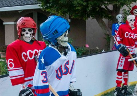 Фанатка хоккея воссоздала великий матч СССР – США в...