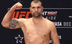 Легенда UFC получил страшную гематому в бою на...