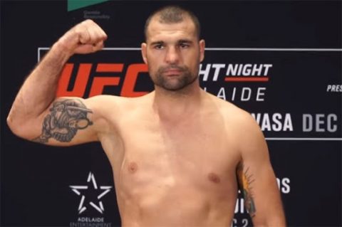 Легенда UFC получил страшную гематому в бою на...