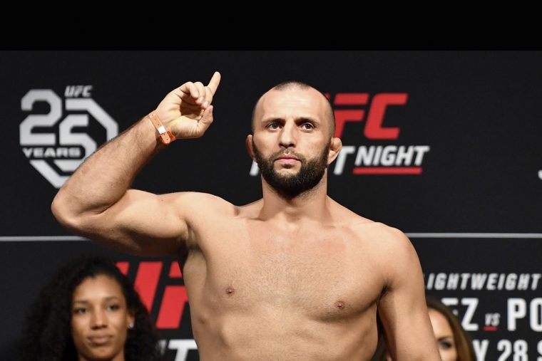 Российский боец UFC устроил пьяную драку на свадьбе (видео)