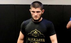 Комментатор UFC подозревает Хабиба в махинациях