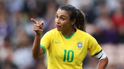 Юниоры бразильского клуба разгромили женскую сборную страны