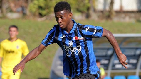 «МЮ» объявил о подписании 18-летнего игрока за...