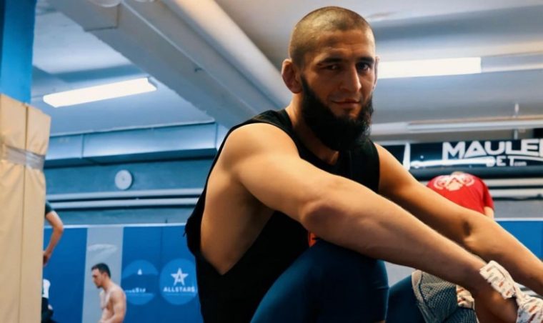 Хамзат Чимаев в третий раз выбывает с боя с топ-бойцом UFC
