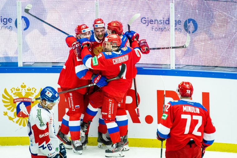 Сборная России по хоккею досрочно выиграла Евротур