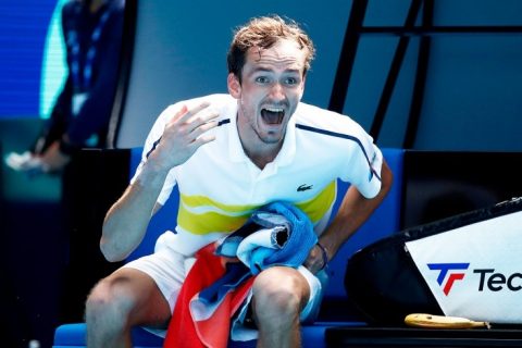 Впервые в истории три россиянина попали в 1/4 финала...
