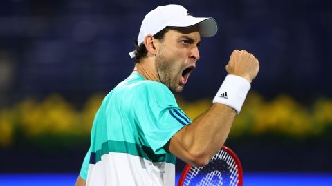 Карацев выиграл первый турнир в карьере в Дубае