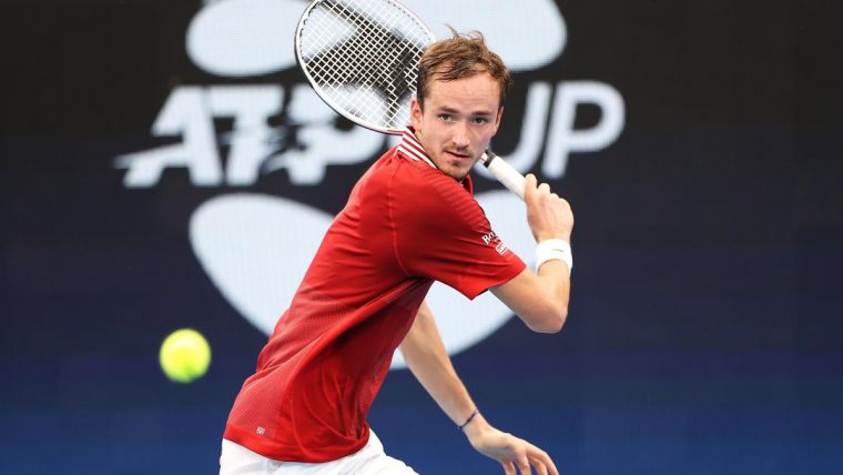 Медведев стал фаворитом Australian Open-2022 после скандала с Джоковичем