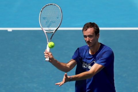 Медведев вновь фаворит Australian Open после...