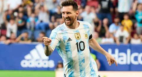 Шансы Месси на очередной «Золотой мяч» выросли после 5...