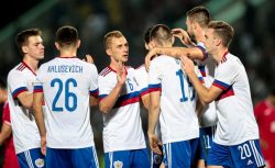 Россия считается явным фаворитом игры против...