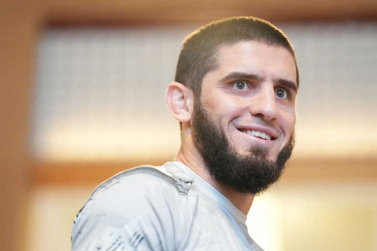 Махачева видят лучшим бойцом UFC вне зависимости от весовых категорий на конец 2023 года