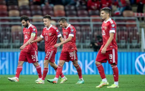 Бетсити оценил мартовские игры сборной России по...