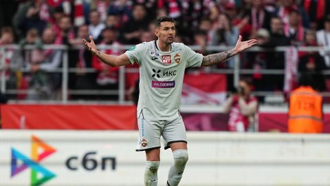 Иностранцы смогут до лета 2024 года ставить на паузу...