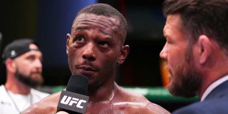 Джамал Хилл получил повреждение и сдал титул чемпиона UFC