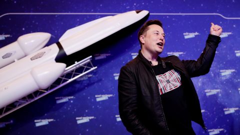 Хабиб не захотел тренировать Маска к бою с Цукербергом