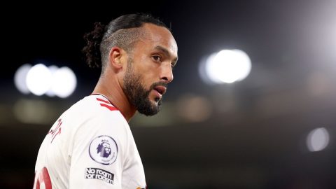 Тео Уолкотт принял решение завершить профессиональную...