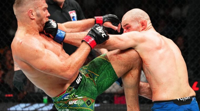 Дрикус дю Плесси во второй раз защитил титул чемпиона UFC