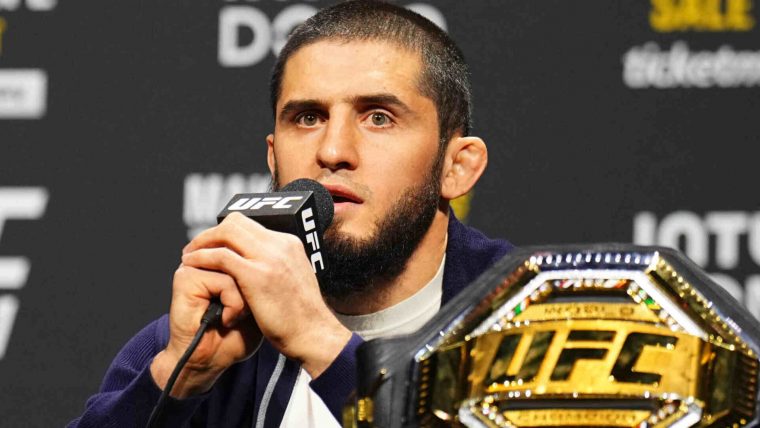Ислам Махачев покинул легкий дивизион UFC