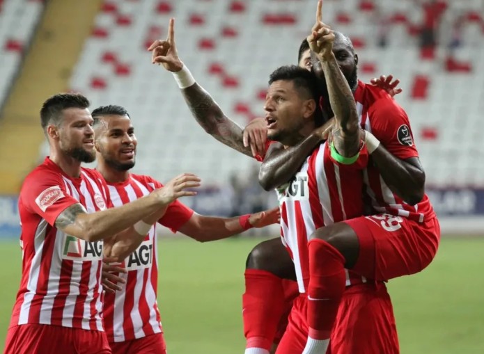 Прогноз и ставка на матч Антальяспор – Башакшехир