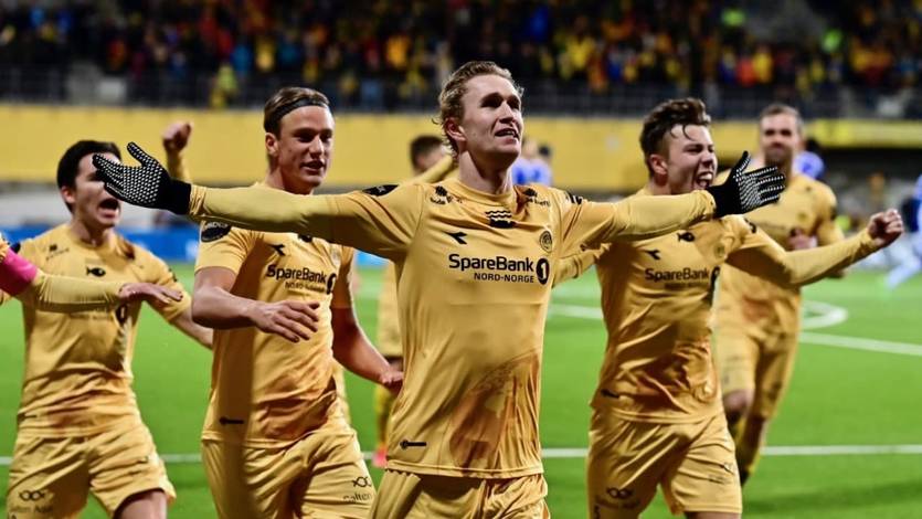 Игроки Буде радуются забитому мячу