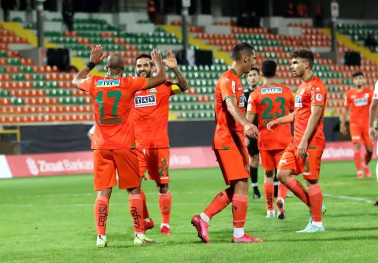 Прогноз и ставка на матч Аланияспор – Газиантеп