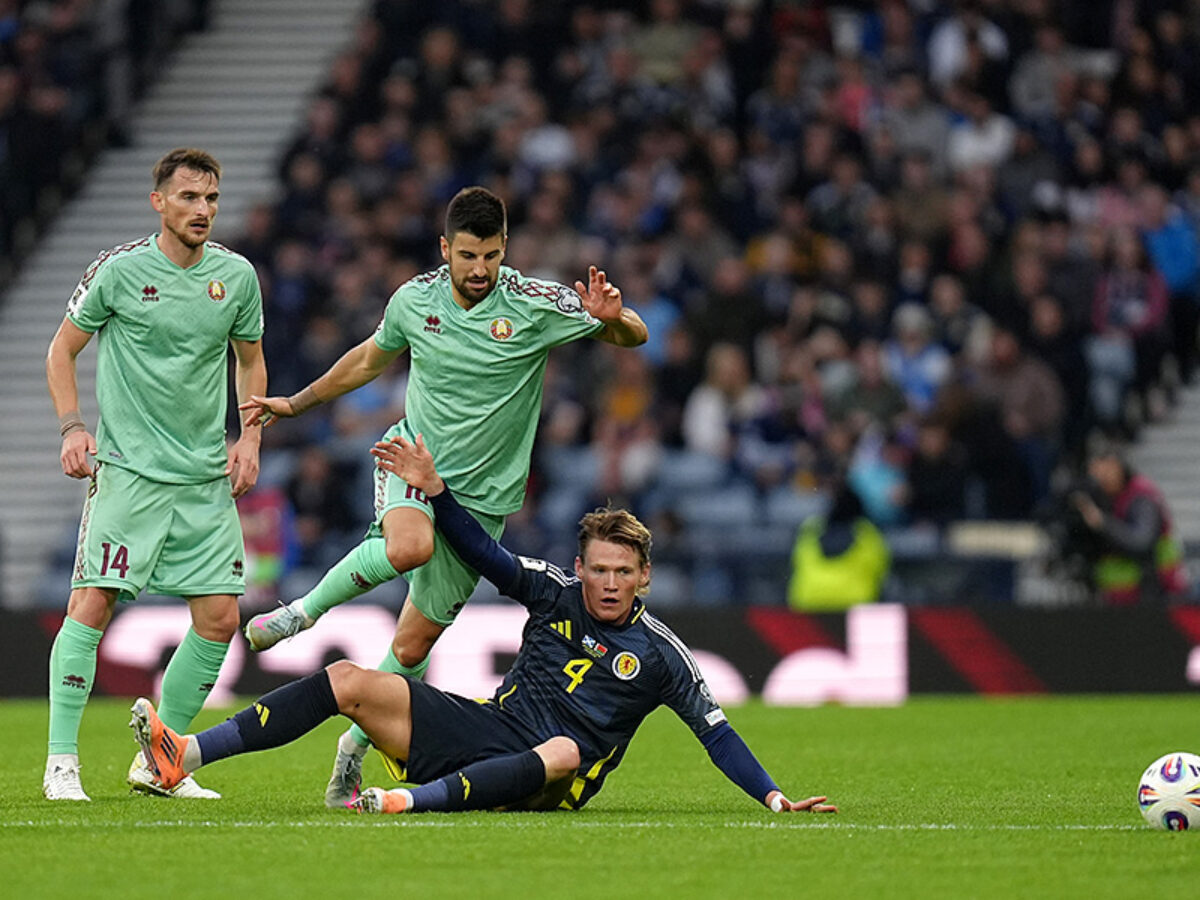 Противостояние сборных Беларуси и Шотландии