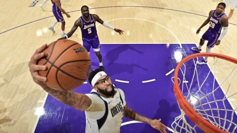 Энтони Дэвис вернулся в Лос-Анджелес, но Дончич и Ривз...