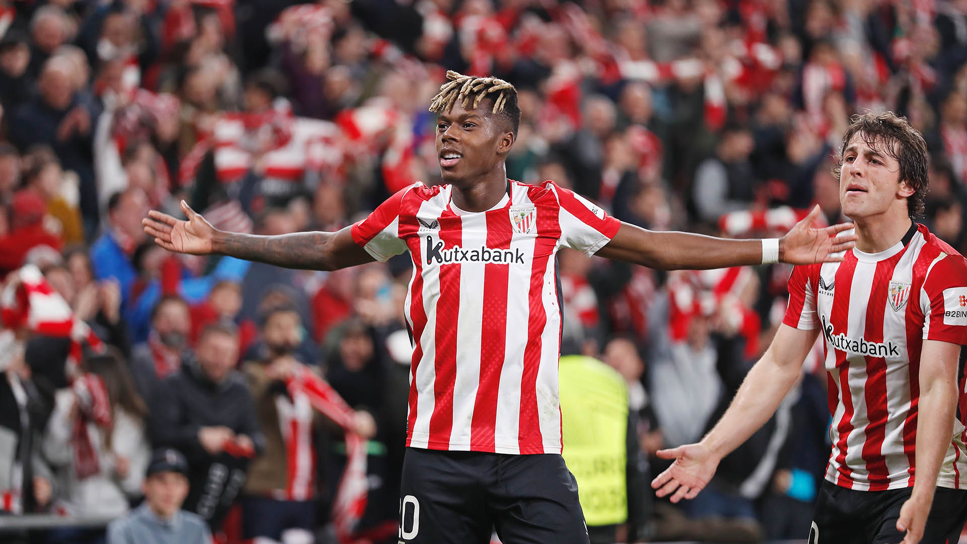 Игроки Атлетика празднуют гол