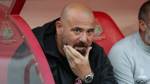 Деян Станкович вернется в клуб, который он возглавлял...