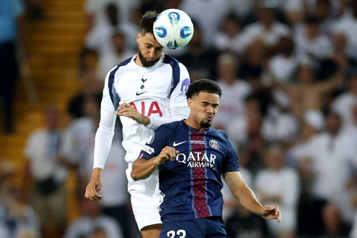 Матч между Тоттенхэмом и ПСЖ