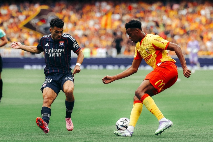 Матч между Лансом и Лионом