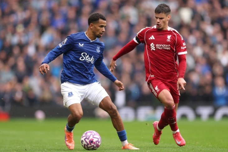 Матч между Эвертоном и Ливерпулем