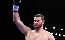 Тайсон Фьюри может провести следующий поединок против...