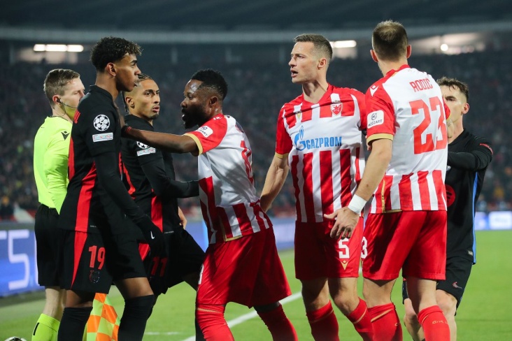 Потасовка в матче Црвена Звезда - Барселона 